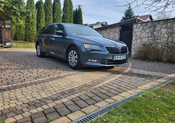 Skoda Superb cena 58900 przebieg: 215000, rok produkcji 2018 z Trzebinia małe 79